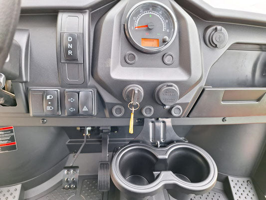 Vitacci Rover 4-seat electric golf cart