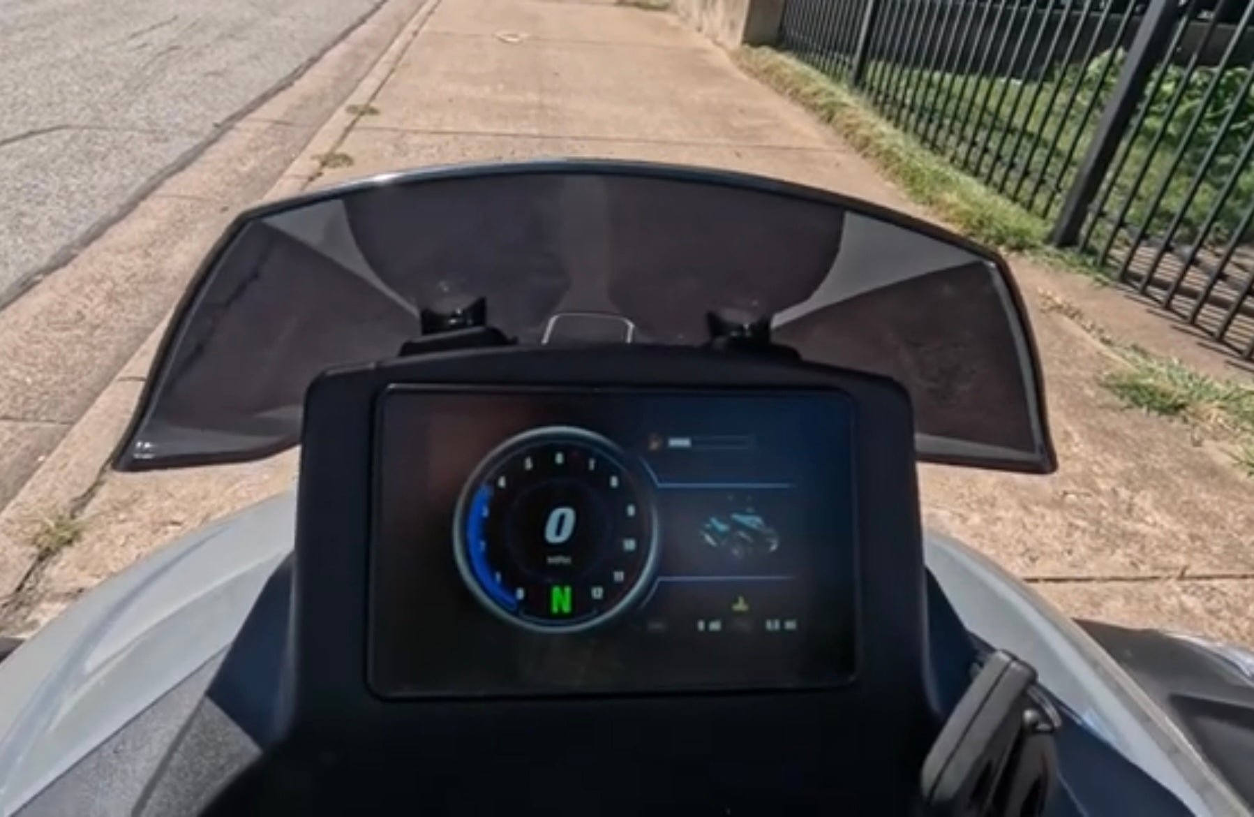 300cc EFI Tryker Trike Scooter Gas Moped Fully Automatic with Reverse - Amigo Tryker 300