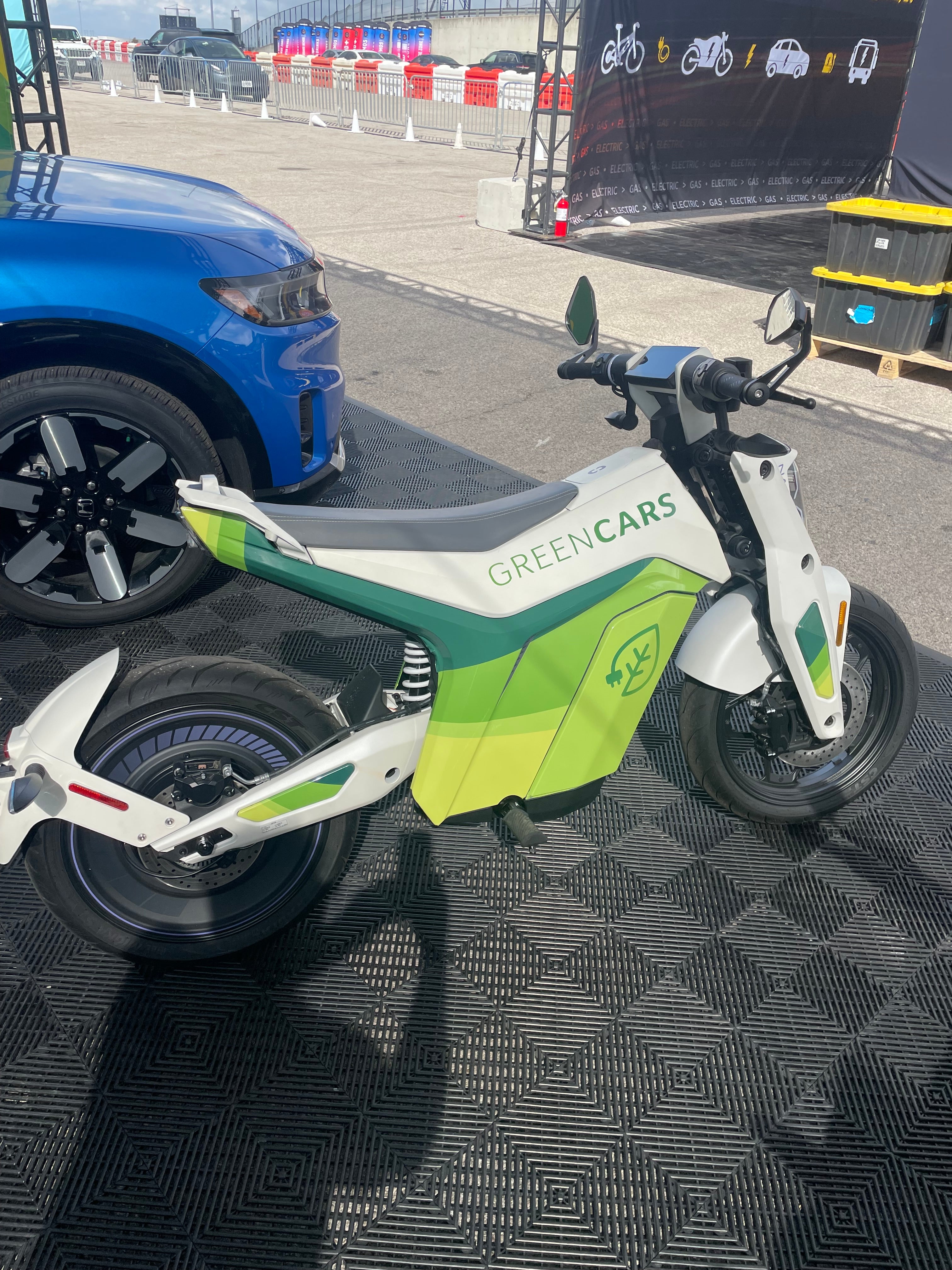 EW-M41 Scooter eléctrico ligero de movilidad de viaje de 4 ruedas