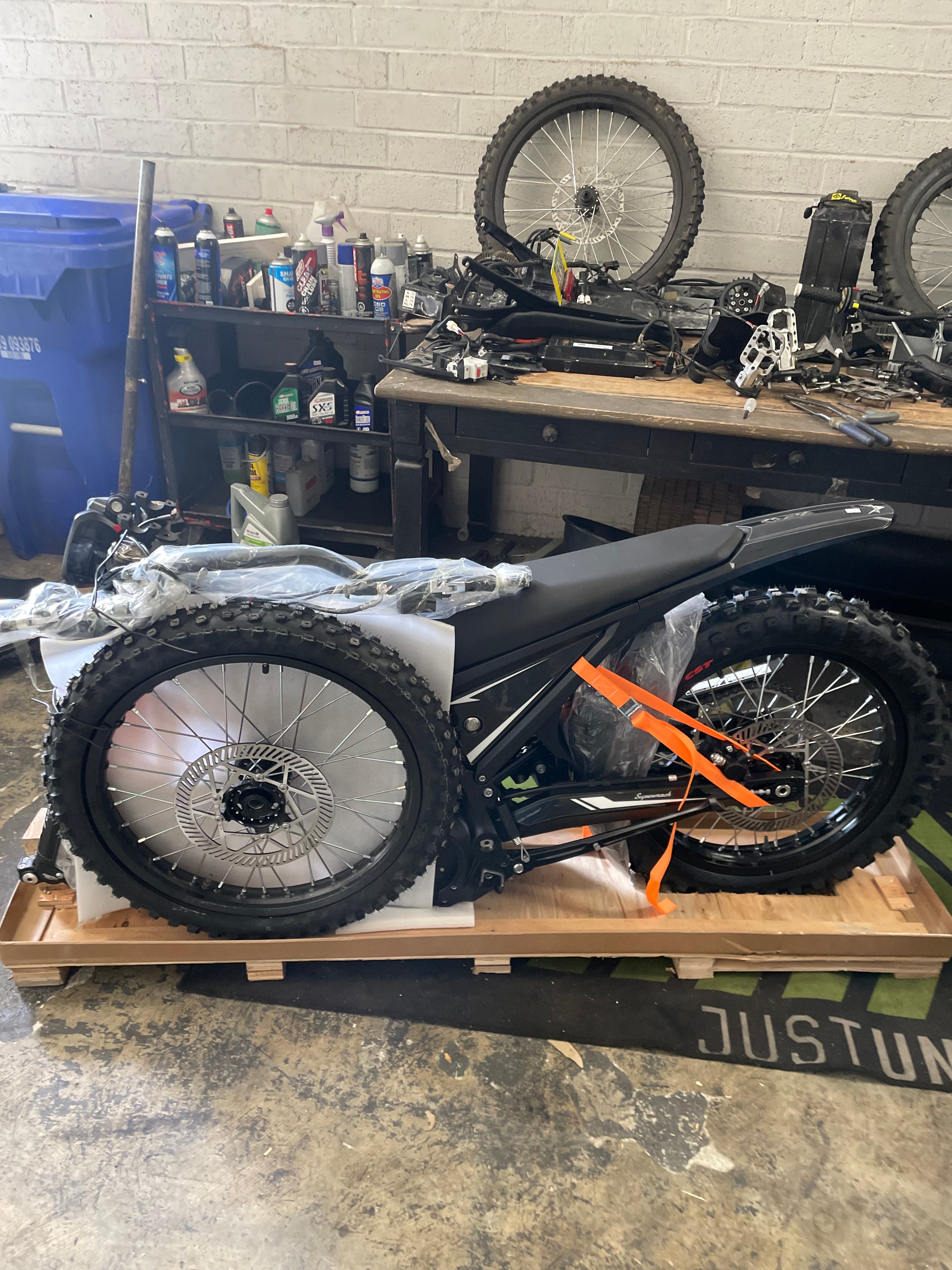 Supermach Viper Pro 72v Electric Dirt Bike