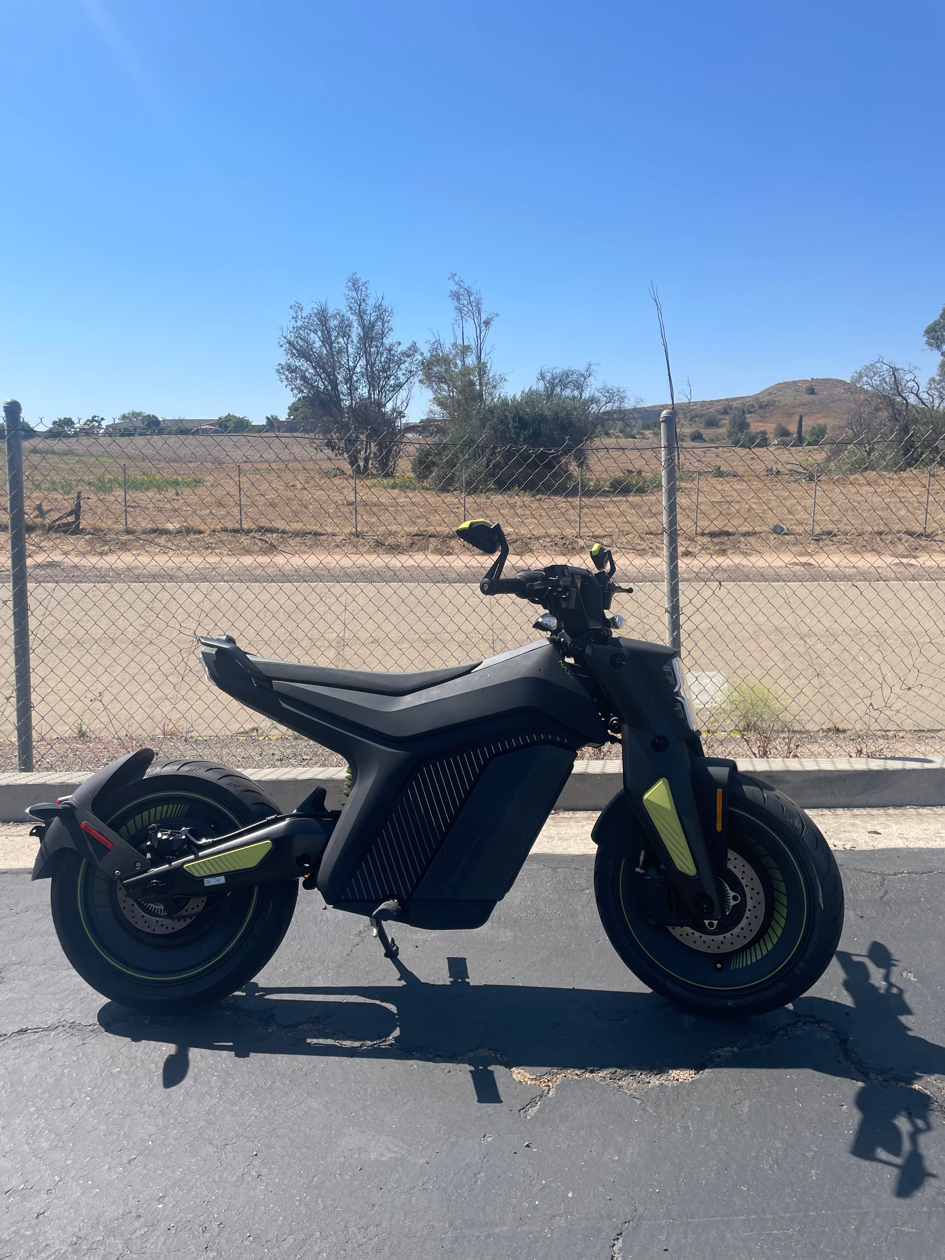 EW-M41 Scooter eléctrico ligero de movilidad de viaje de 4 ruedas