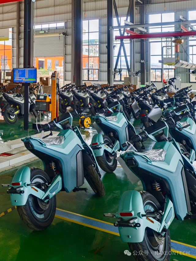 EW-M41 Scooter eléctrico ligero de movilidad de viaje de 4 ruedas