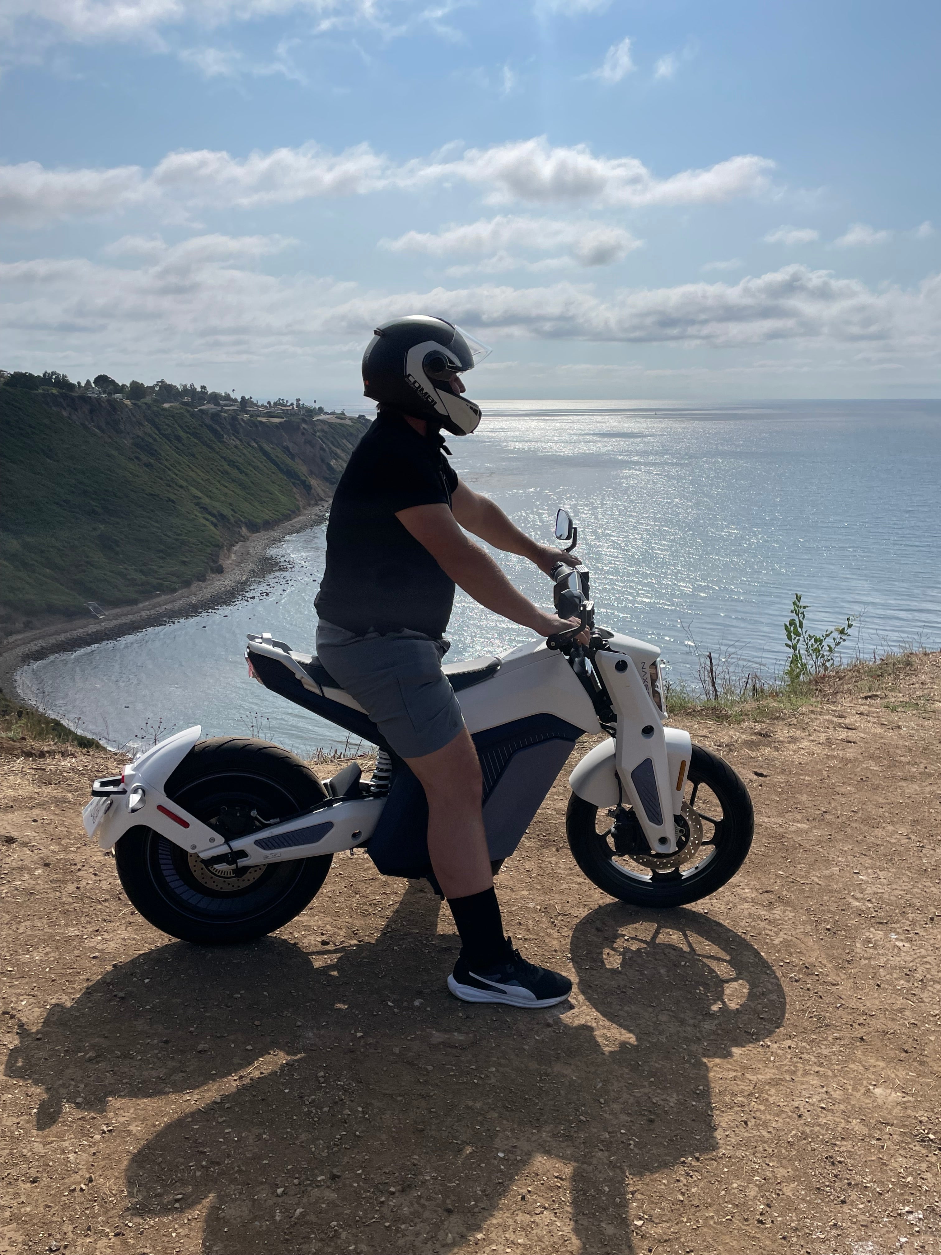 EW-M41 Scooter eléctrico ligero de movilidad de viaje de 4 ruedas