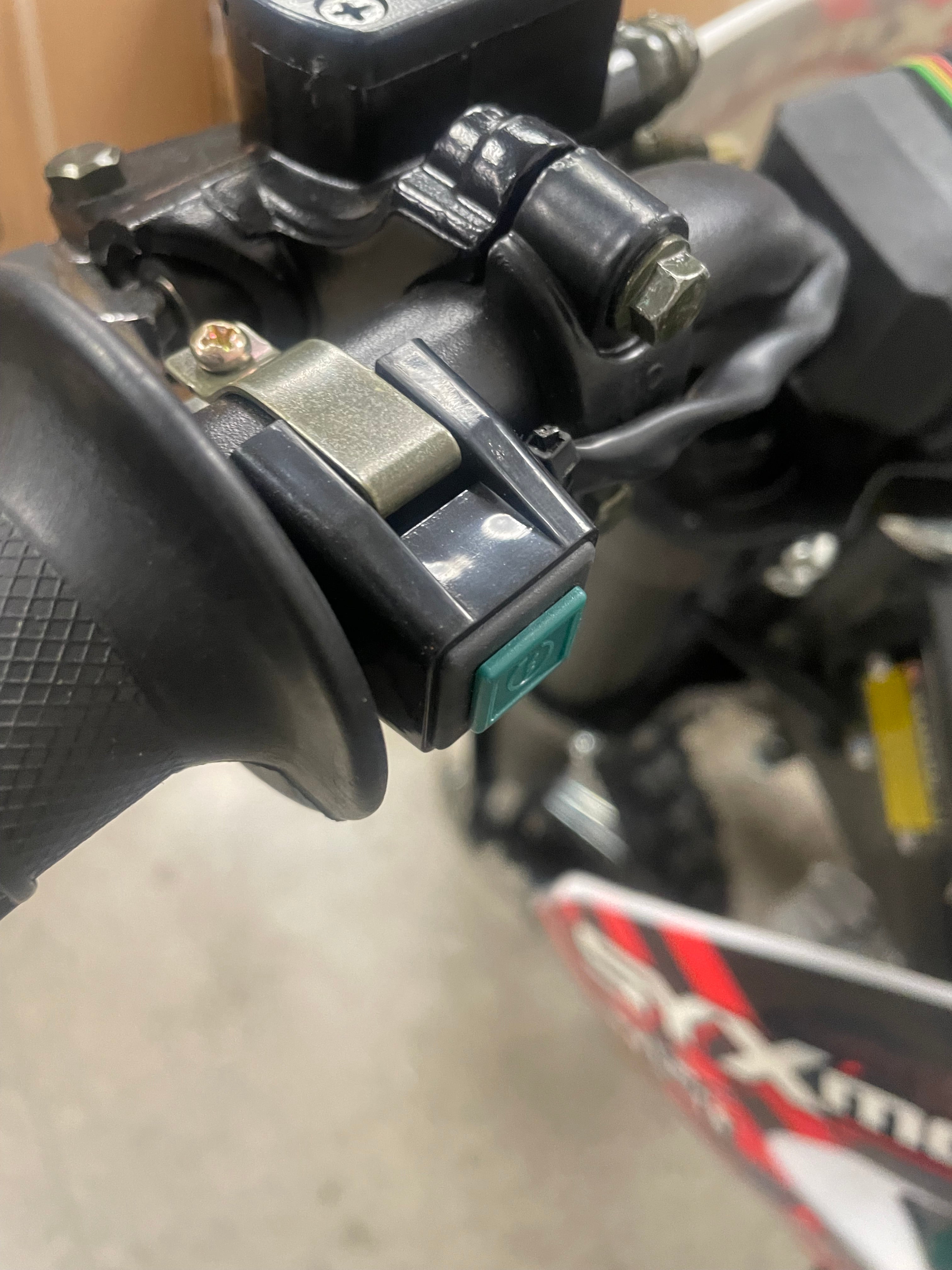 syxmoto 60cc right handlebar grip with start switch