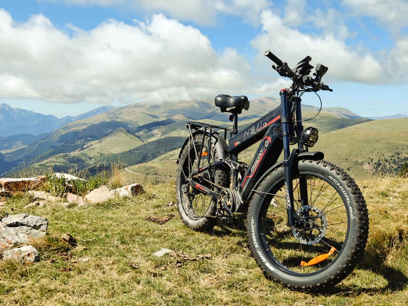 Freesky Alaska Pro M-520 black fat tire e-bike on mountain ridge