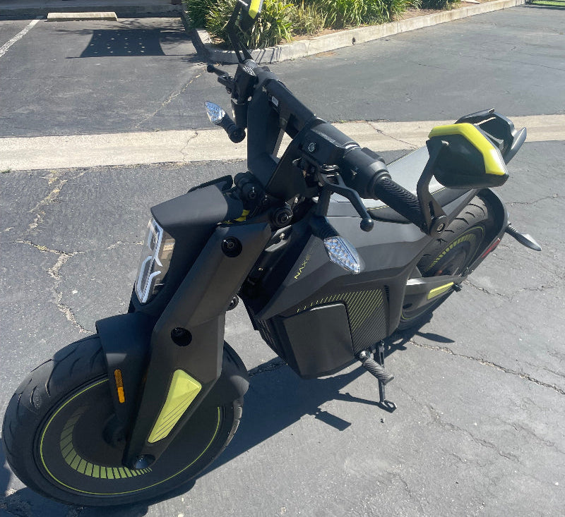 Black and lime green Naxeon electric motorcycle on sale at turbopowersports.com