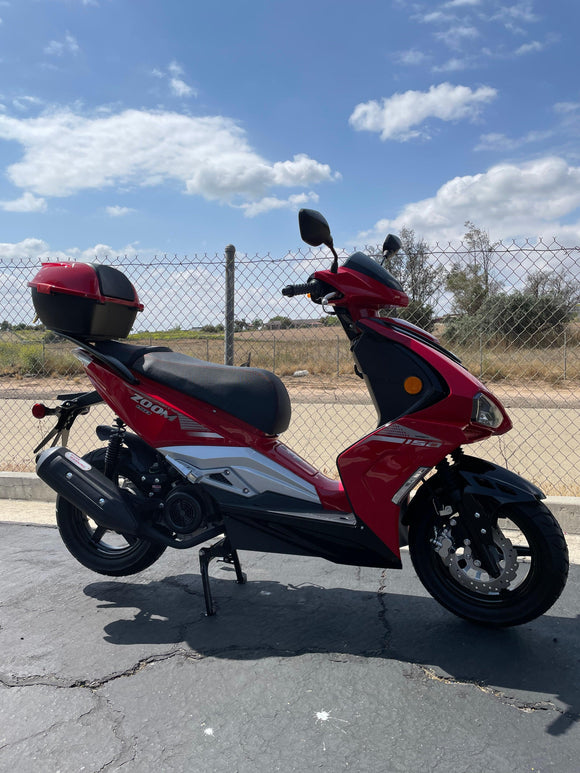 Sporty 150cc. Scooter. USB