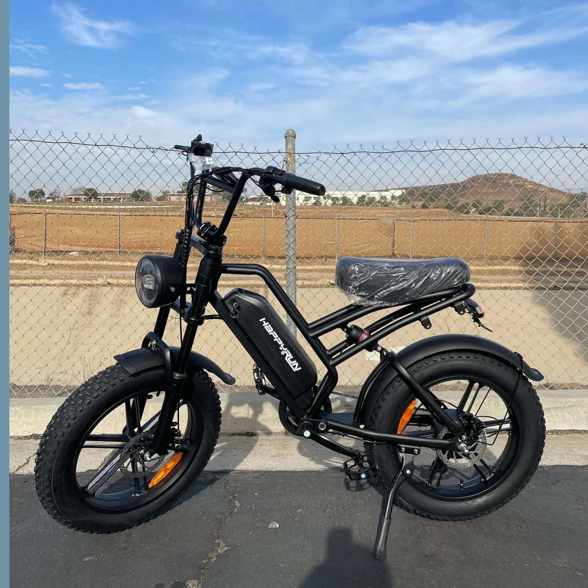 Black Happy Run G50 electric bike full side profile with fenders