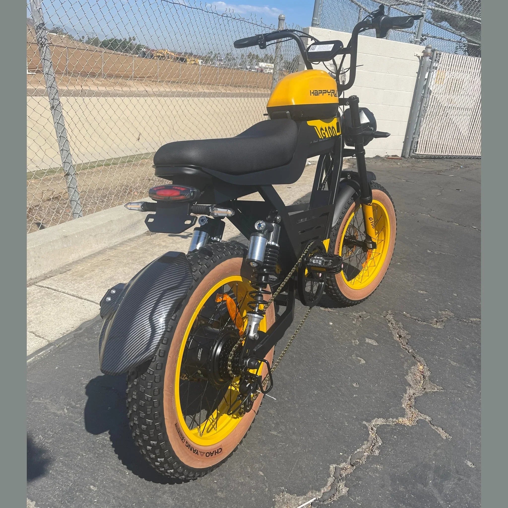 Happyrun Tank G100 electric bike rear view with carbon-fiber textured fender