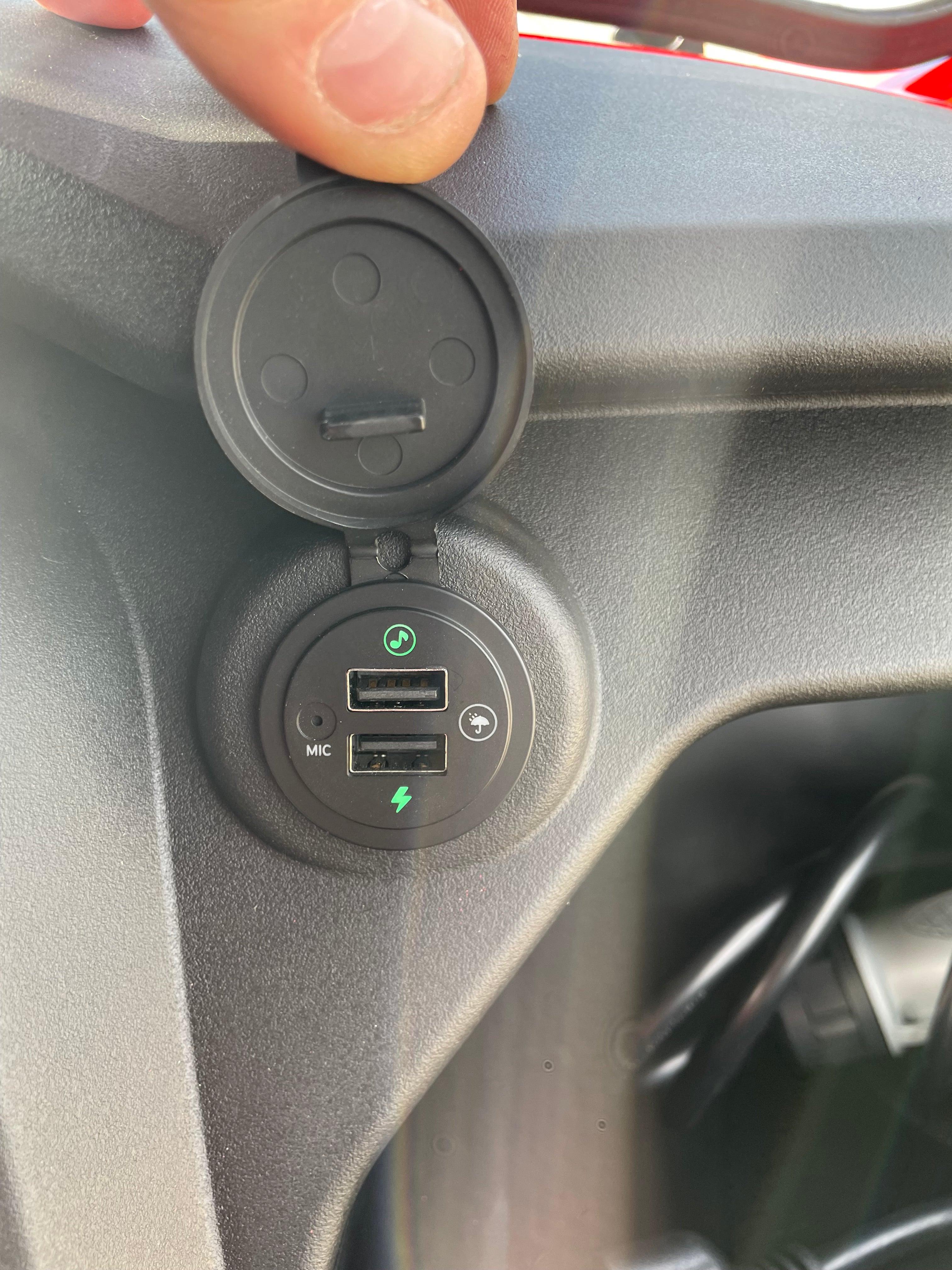 ROVER (LITHIUM BATTERY) E 4X2 UTV  GOLF CART