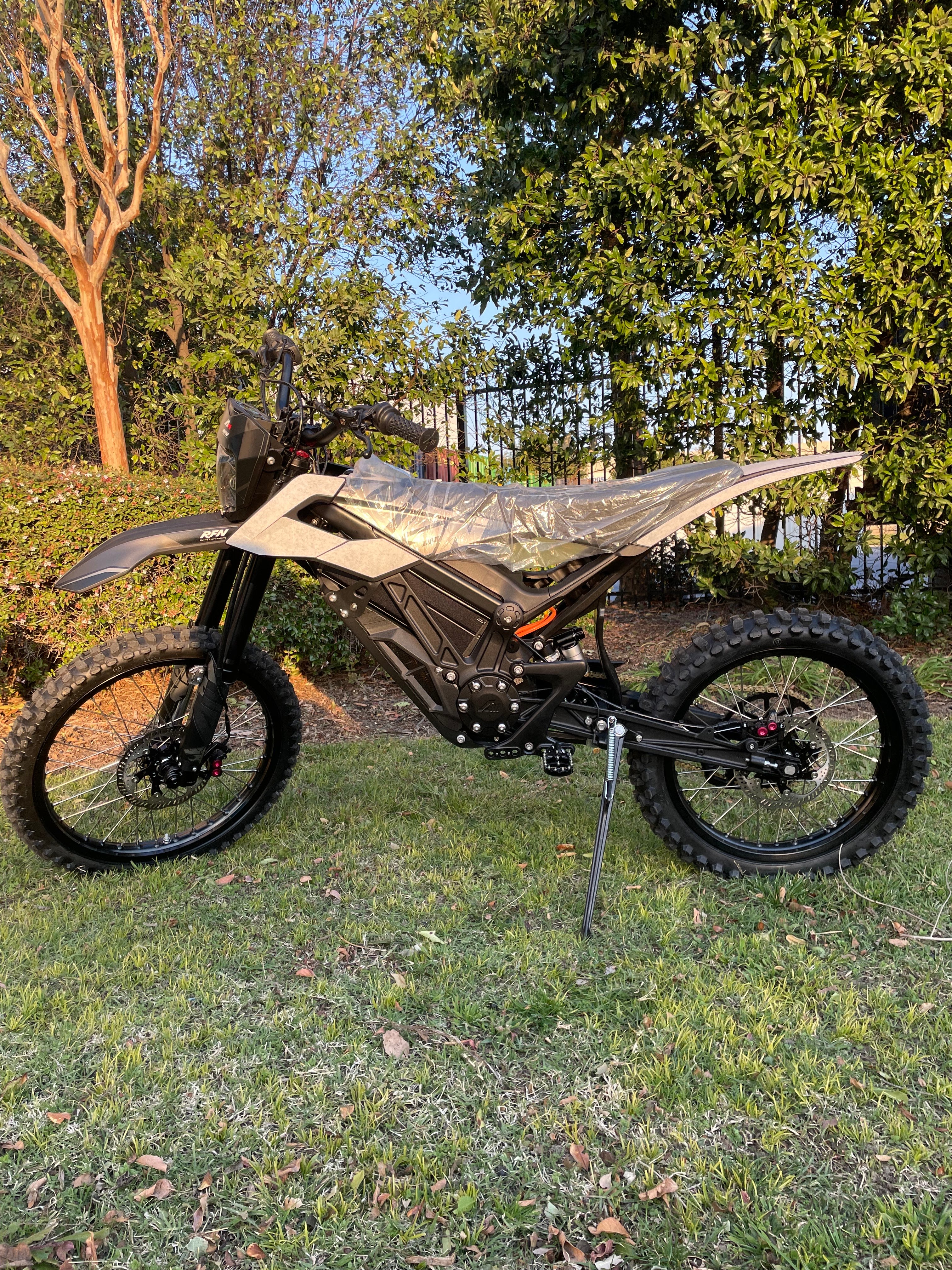 ARES RALLY PRO DLX Electric Dirt Bike