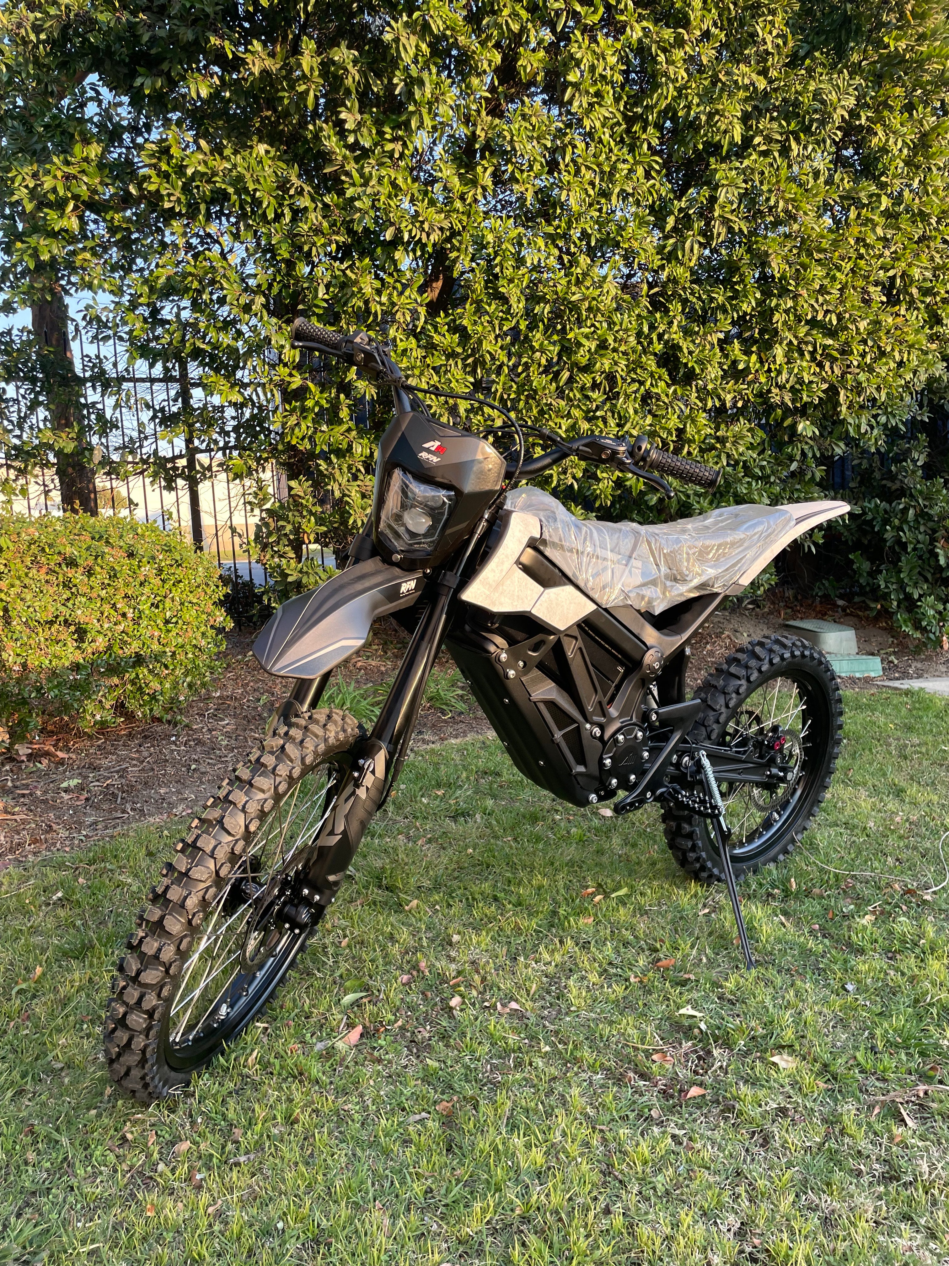 ARES RALLY PRO DLX Electric Dirt Bike