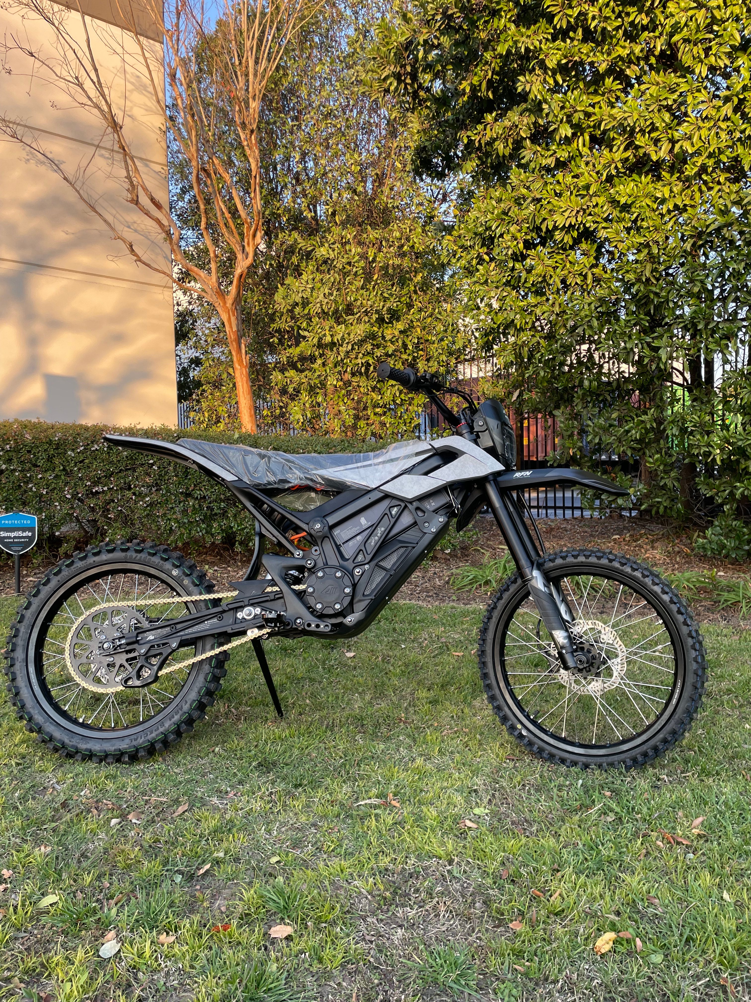 ARES RALLY PRO DLX Electric Dirt Bike