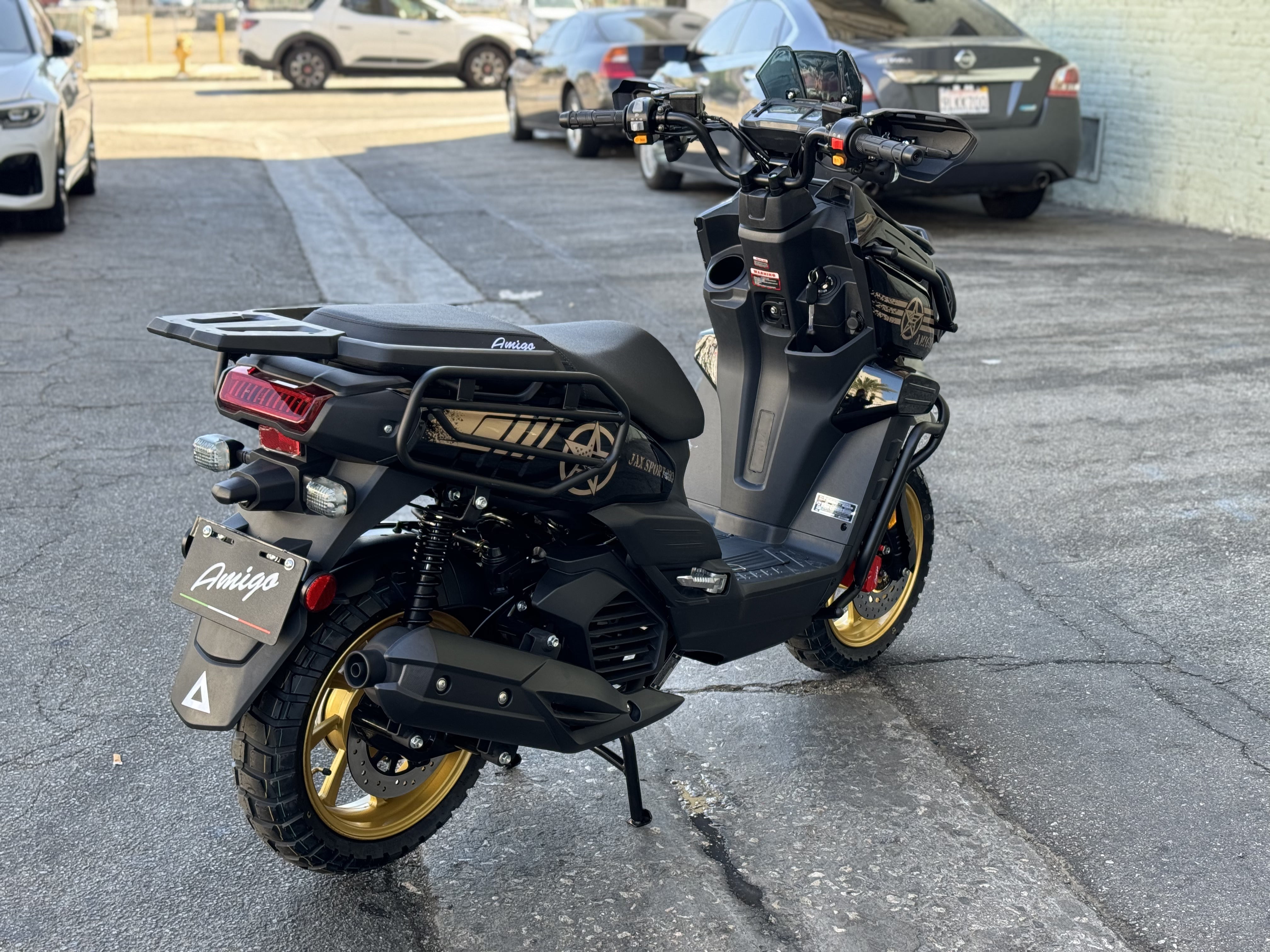 Amigo Jax Sport 200cc scooter matte black gold rims