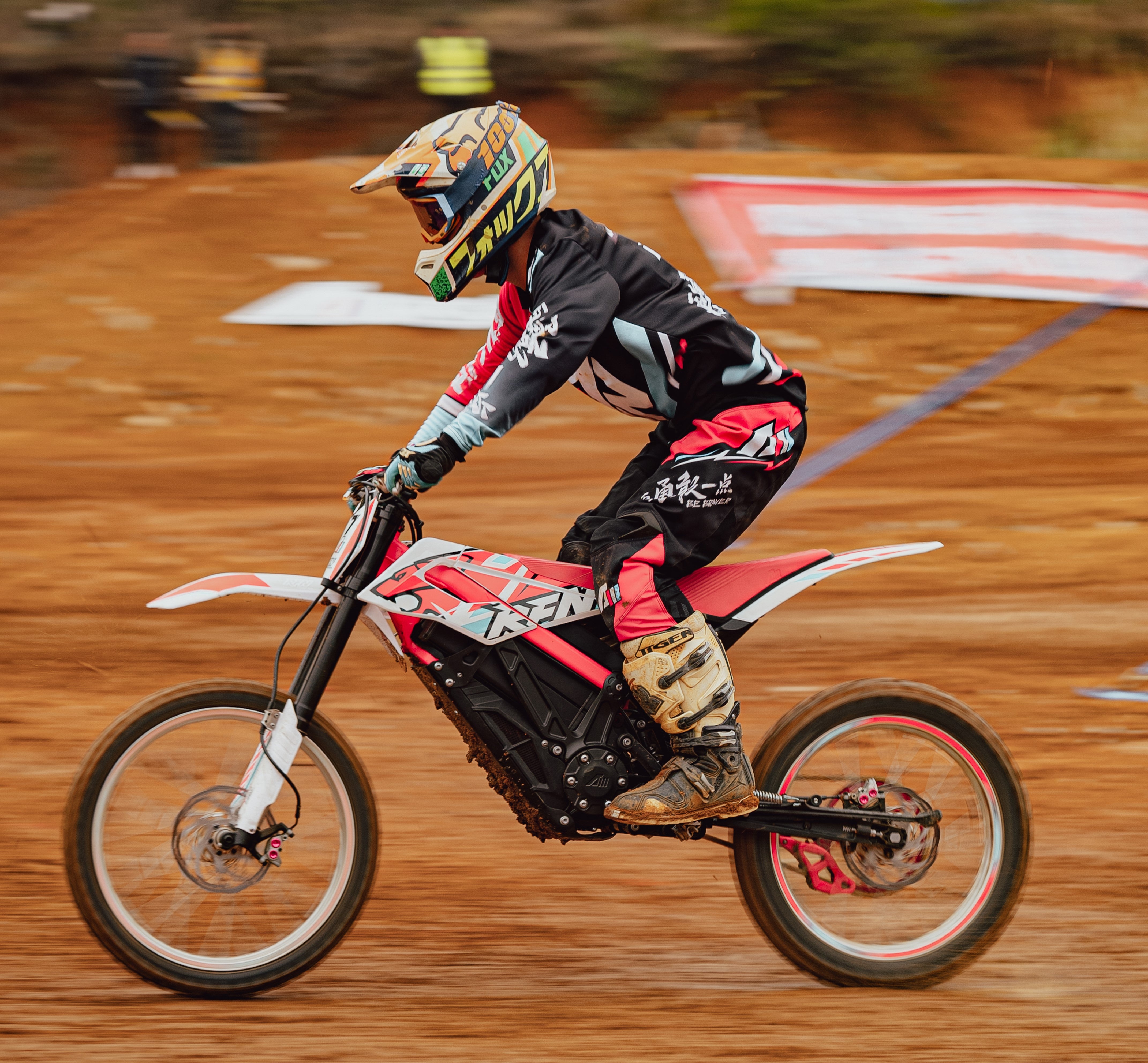 ARES RALLY PRO DLX Electric Dirt Bike