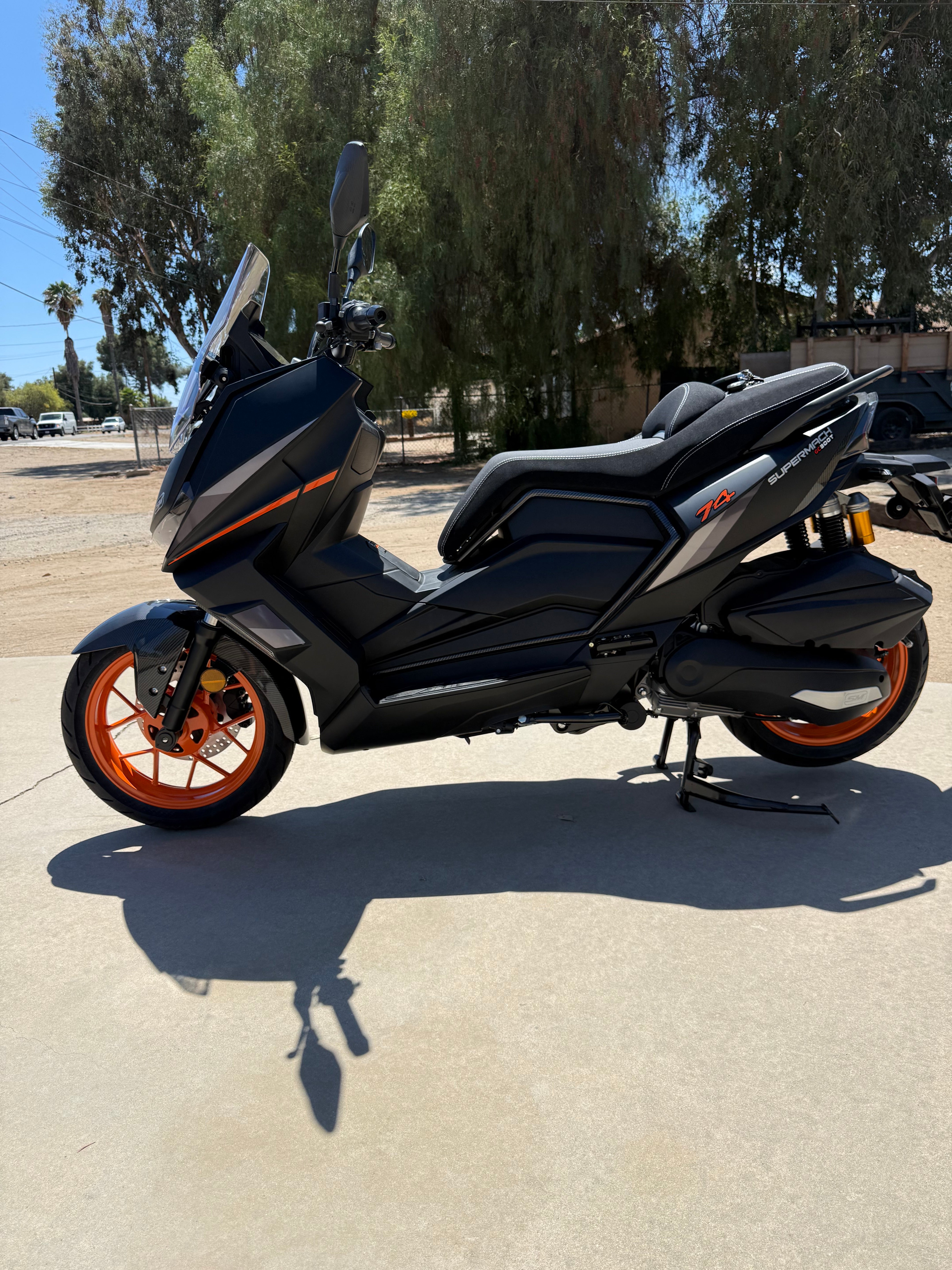 Supermach GC300T EFI Scooter
