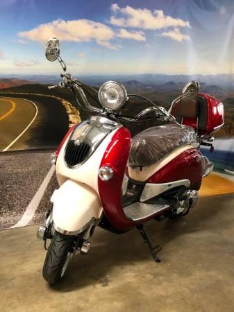 HERITAGE 150 - 2 TONE AUTOMATIC SCOOTER - TurboPowersports.com